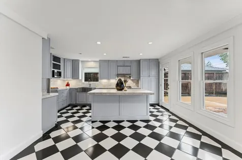 6158 Burgoyne Road Houston TX 77057