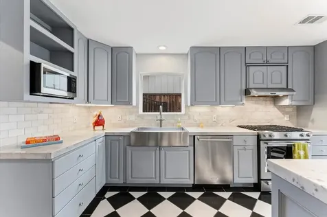 6158 Burgoyne Road Houston TX 77057