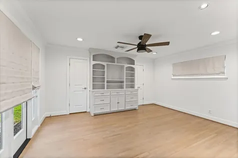6158 Burgoyne Road Houston TX 77057