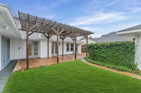 6158 Burgoyne Road Houston TX 77057