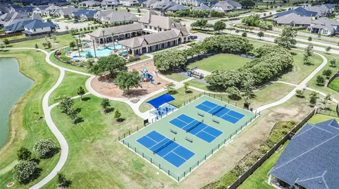 19227 Seabiscuit Stable Trail Tomball TX 77377