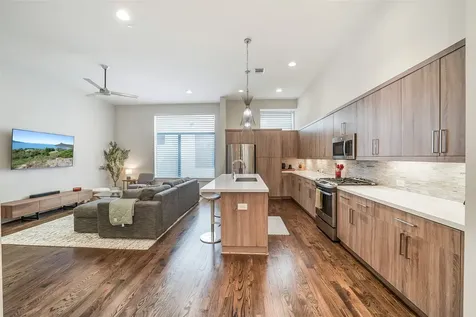 1004 California Street 203 Houston TX 77006
