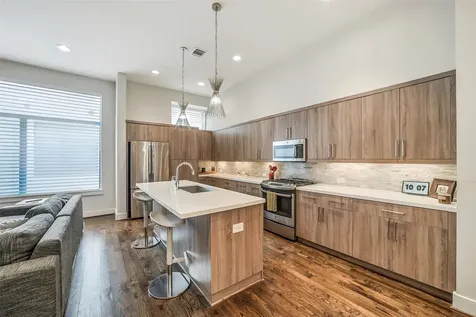 1004 California Street 203 Houston TX 77006