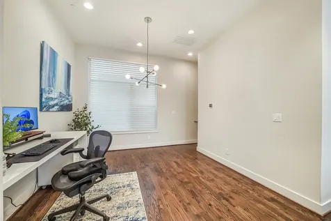 1004 California Street 203 Houston TX 77006
