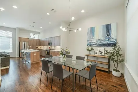 1004 California Street 203 Houston TX 77006