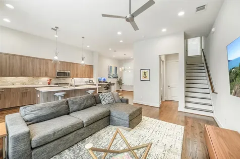 1004 California Street 203 Houston TX 77006
