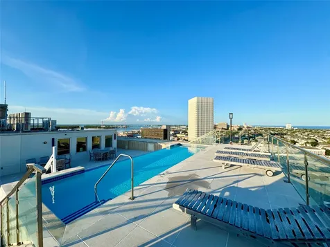 2102 Mechanic Street 304 Galveston TX 77550
