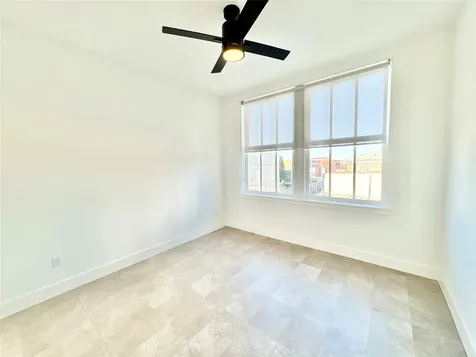 2102 Mechanic Street 304 Galveston TX 77550