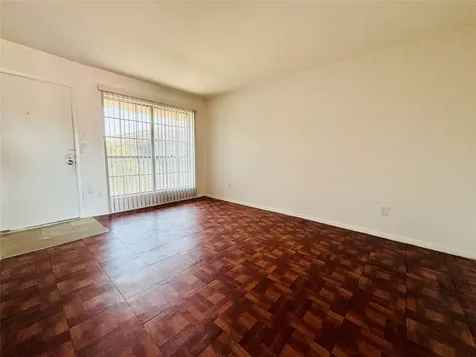 9201 Clarewood Drive 129 Houston TX 77036