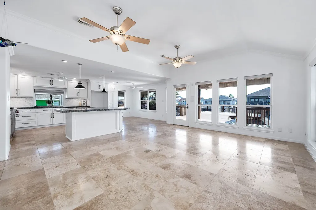 837 Marlin Street Bayou Vista TX 77563