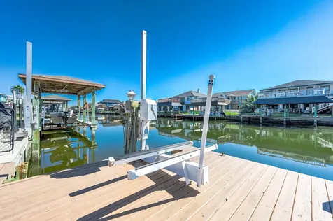837 Marlin Street Bayou Vista TX 77563