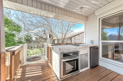 837 Marlin Street Bayou Vista TX 77563