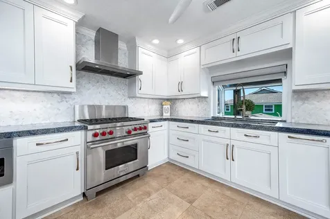 837 Marlin Street Bayou Vista TX 77563