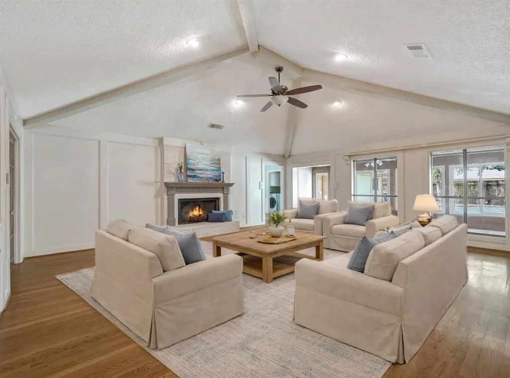 1015 Woodhorn Drive Houston TX 77062