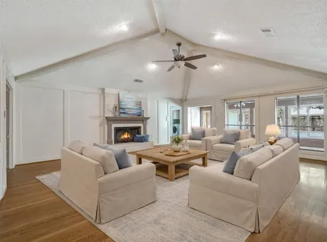 1015 Woodhorn Drive Houston TX 77062