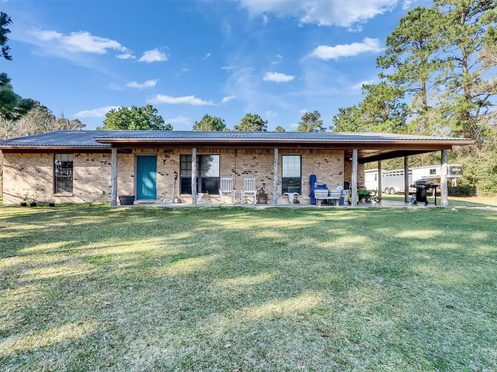 57 County Road 2296 Cleveland TX 77327