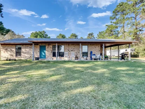 57 County Road 2296 Cleveland TX 77327