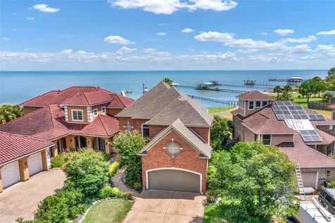 2668 E Bayshore Drive San Leon TX 77539