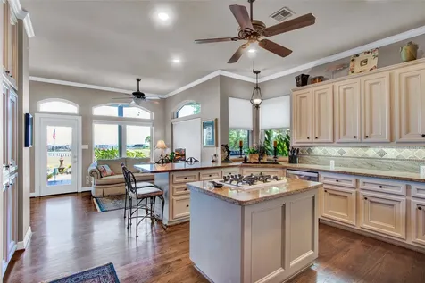 2668 E Bayshore Drive San Leon TX 77539