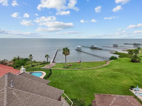 2668 E Bayshore Drive San Leon TX 77539