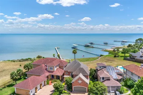 2668 E Bayshore Drive San Leon TX 77539