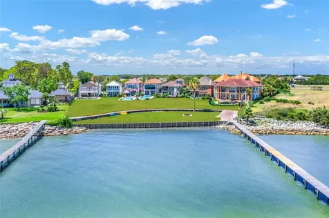 2668 E Bayshore Drive San Leon TX 77539