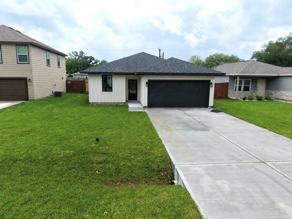 2904 5th Street Bay City TX 77414