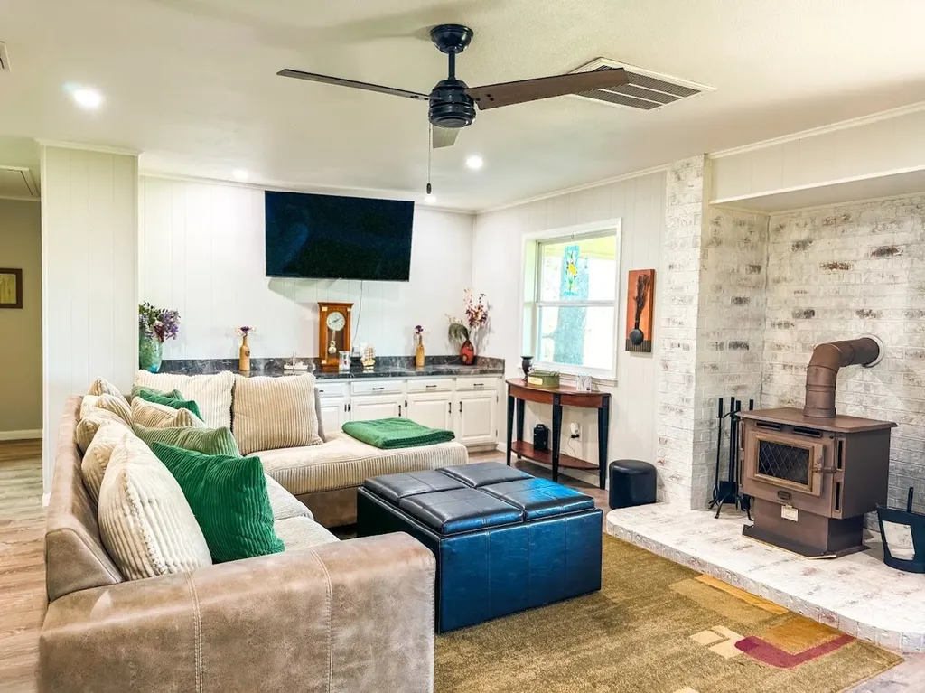 145 County Road 505 Fairfield TX 75840