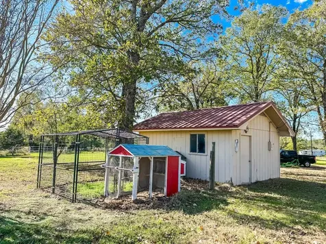 145 County Road 505 Fairfield TX 75840