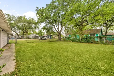 2312 6th Avenue N Texas City TX 77590