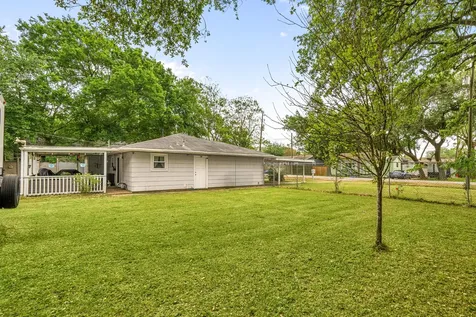 2312 6th Avenue N Texas City TX 77590