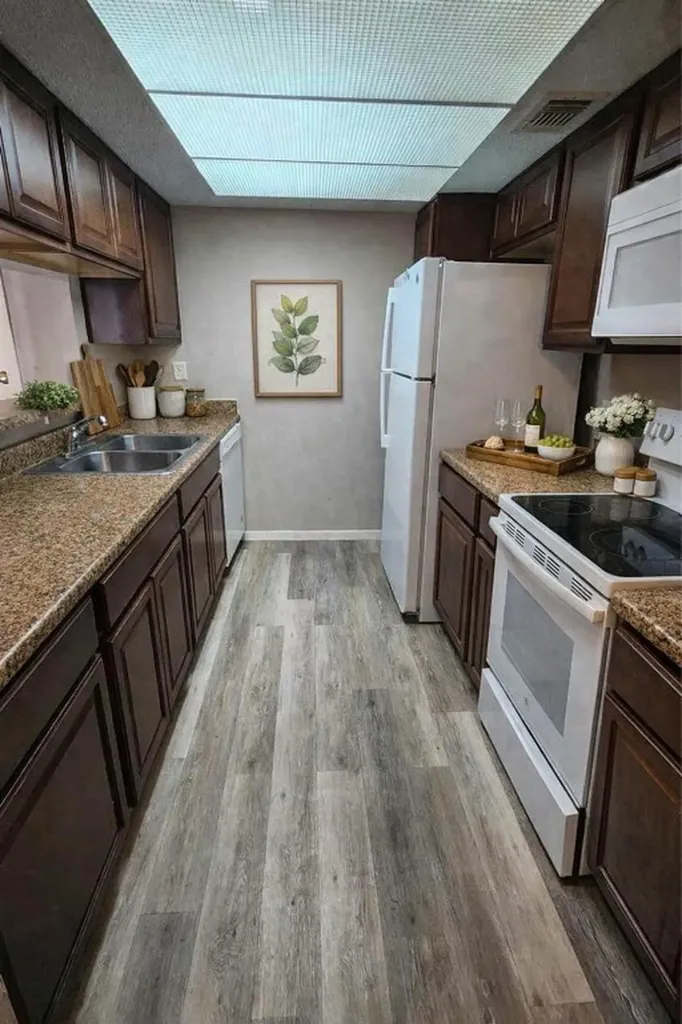 2818 S Bartell Drive 7 Houston TX 77054