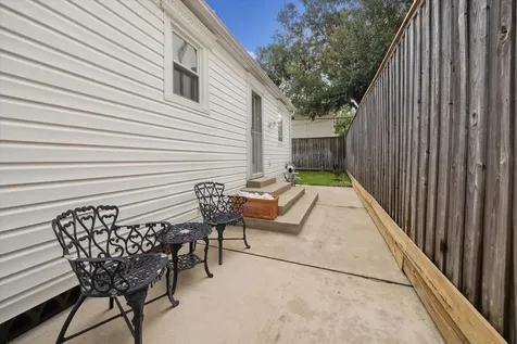 6026 Lake Street West University Place TX 77005