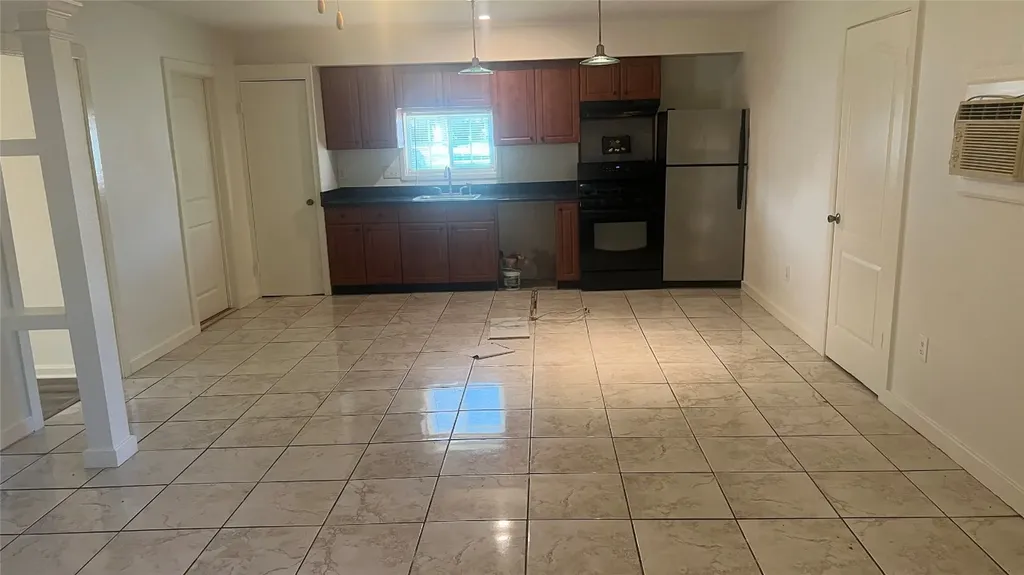10025 Randolph Street Houston TX 77075