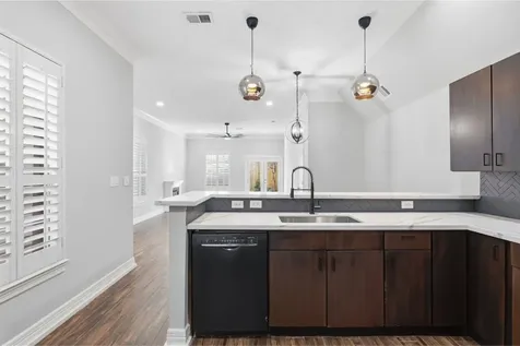 1834 Woodvine Drive Houston TX 77055
