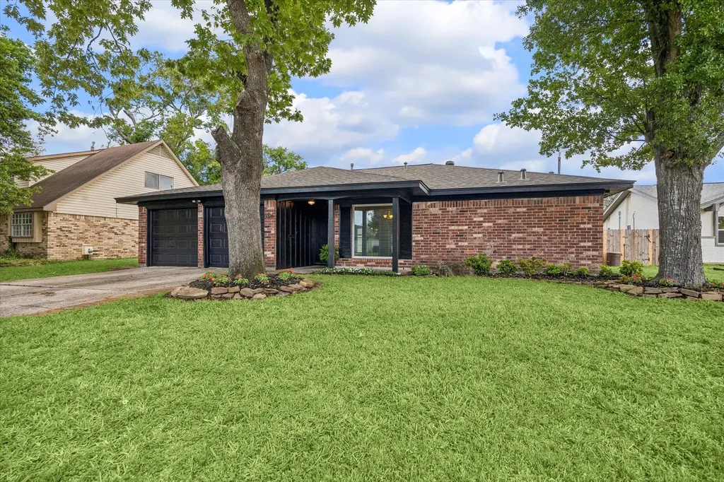 6026 Golden Forest Drive Houston TX 77092