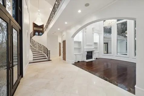 5101 Huckleberry Circle Houston TX 77056