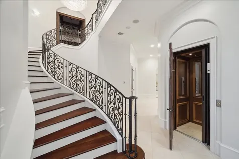 5101 Huckleberry Circle Houston TX 77056