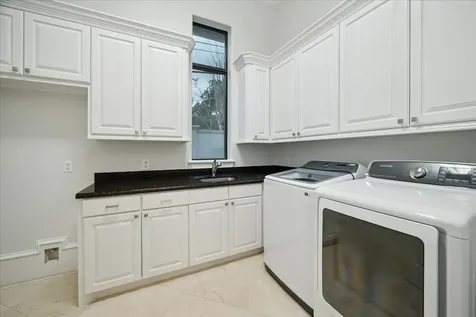 5101 Huckleberry Circle Houston TX 77056