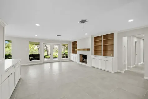 2261 Riverside Drive West Columbia TX 77486