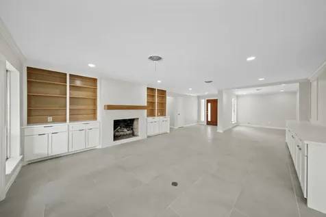 2261 Riverside Drive West Columbia TX 77486