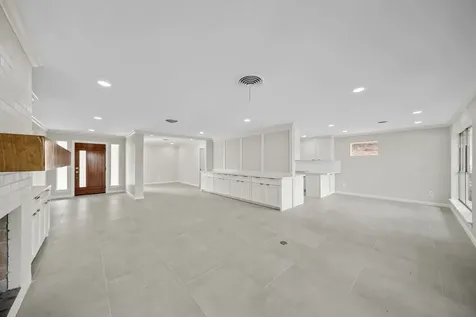 2261 Riverside Drive West Columbia TX 77486