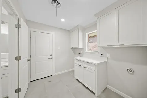 2261 Riverside Drive West Columbia TX 77486