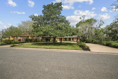 2261 Riverside Drive West Columbia TX 77486