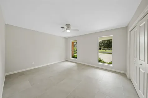2261 Riverside Drive West Columbia TX 77486