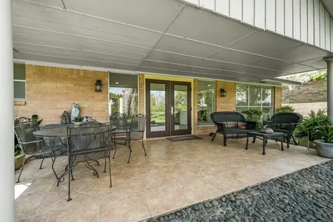 2261 Riverside Drive West Columbia TX 77486