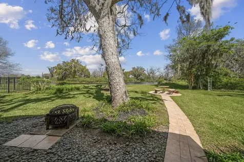 2261 Riverside Drive West Columbia TX 77486