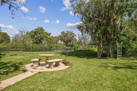 2261 Riverside Drive West Columbia TX 77486