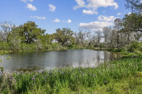 2261 Riverside Drive West Columbia TX 77486