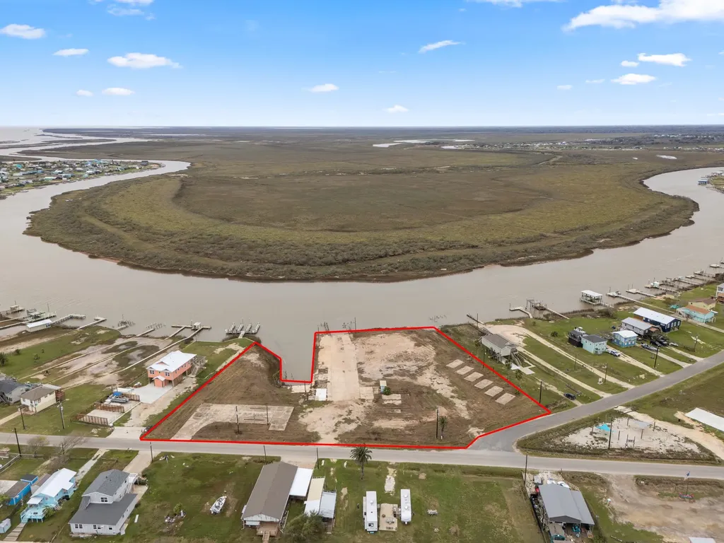 1052 County Road 201 Sargent TX 77414